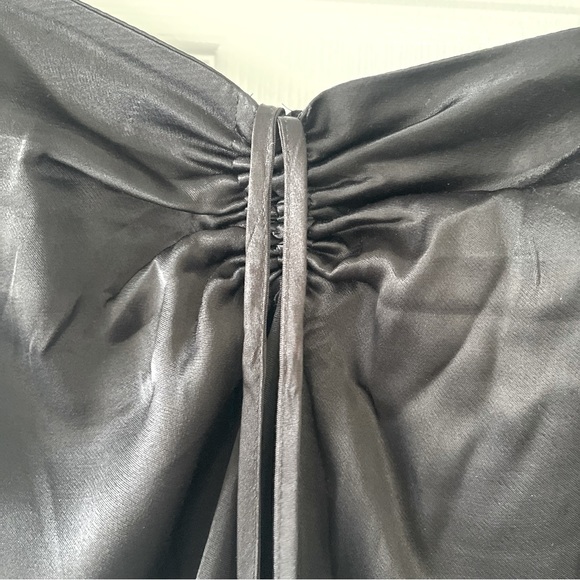 Forever21 midi skirt black silky sizeM hight waisted tie waist zip in back - Picture 8 of 10